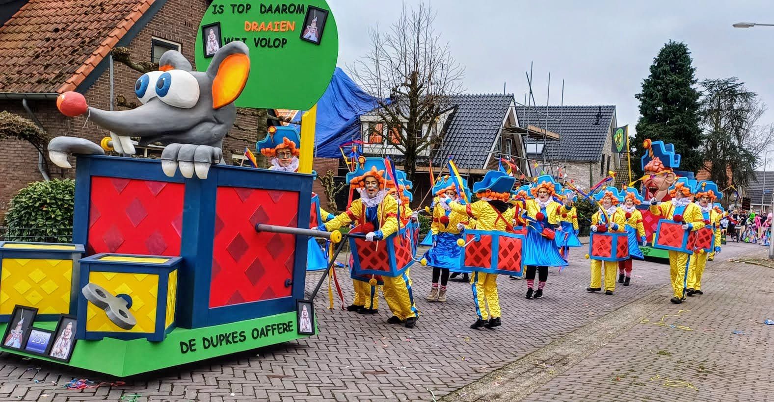 Rock-solid wireless audio for a moving carnival parade